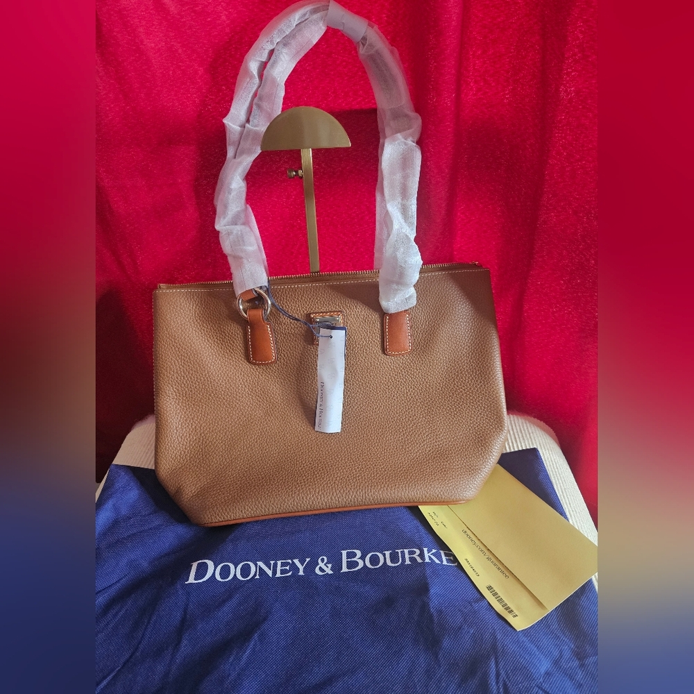 NWT Women's Dooney & Bourke Pebble Grain Small Wren Zip Tote #R2347CA